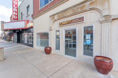 Commercial Building for Sale in Downtown Clinton Oklahoma - image 4