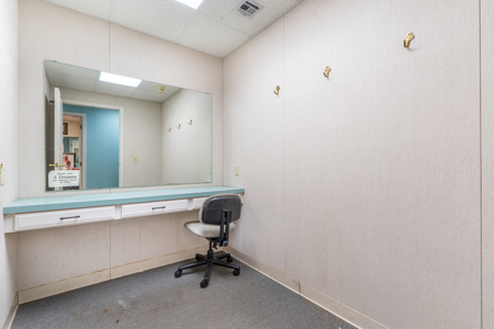 Commercial Building for Sale in Downtown Clinton Oklahoma - image 16