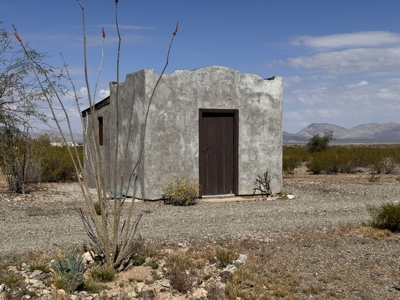 Unique Off-Grid survivalist home on 10 Acres in Salome, Arizona - image 4
