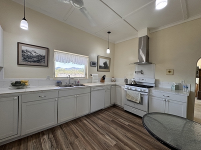 Unique Off-Grid survivalist home on 10 Acres in Salome, Arizona - image 7