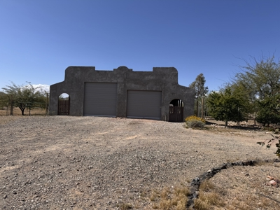 Unique Off-Grid survivalist home on 10 Acres in Salome, Arizona - image 45