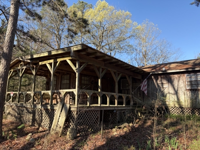 Four Hilltop Cabins Overlooking Millwood Lake With Two Boat Sheds - image 13