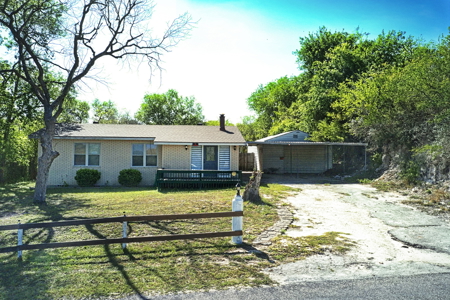 Lake Area Investment Opportunity | Hilltop Views + Workshop - image 9