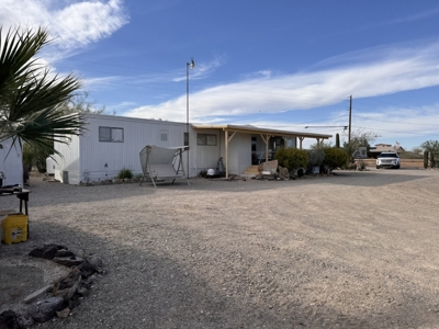 Quartzsite Gem: Two Homes, RV Hookups & Garage on 1/2 Acre - image 16