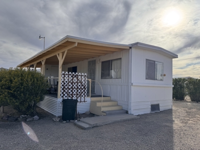 Quartzsite Gem: Two Homes, RV Hookups & Garage on 1/2 Acre - image 2
