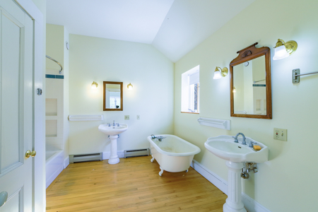 Rare 13-acre Bangor Estate with Guest House - image 12