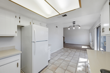 Condo for Sale in Tempe, AZ near Arizona State University - image 13