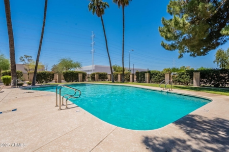 Condo for Sale in Tempe, AZ near Arizona State University - image 30