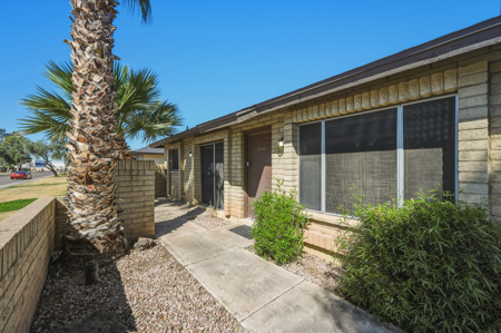 Condo for Sale in Tempe, AZ near Arizona State University - image 4