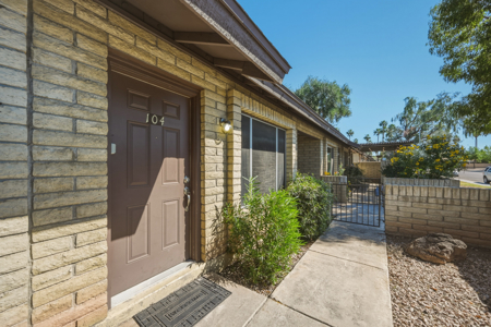 Condo for Sale in Tempe, AZ near Arizona State University - image 5
