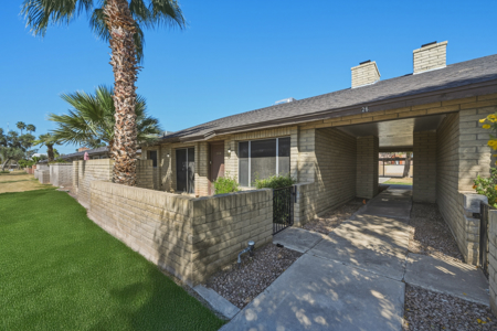 Condo for Sale in Tempe, AZ near Arizona State University - image 3