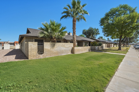 Condo for Sale in Tempe, AZ near Arizona State University - image 1