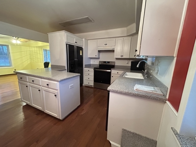 Large Country Home Ash Flat AR for Sale - image 23