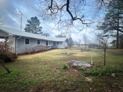 Large Country Home Ash Flat AR for Sale - image 5