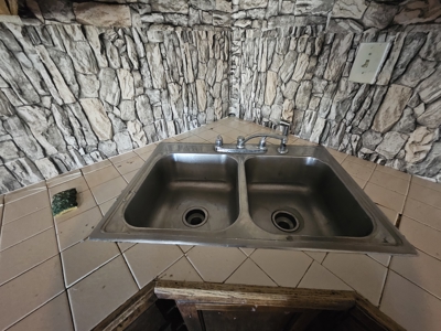 Country Home on 5 acres/Investment Oppurtunity - image 28