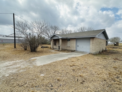 3 Bedroom Home one bth on Two Lots Offering Space and Opportunity - image 2