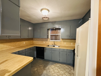 3 Bedroom Home one bth on Two Lots Offering Space and Opportunity - image 6