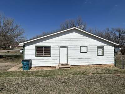 Investment Property For Sale in Mangum, Greer County, Oklahoma - image 7