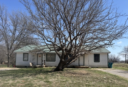 Investment Property For Sale in Mangum, Greer County, Oklahoma - image 1