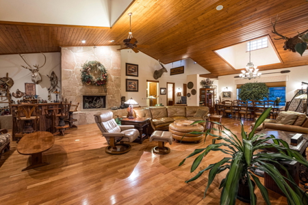 Custom-Built Luxury Home for Sale in Las Cruces, NM - image 7
