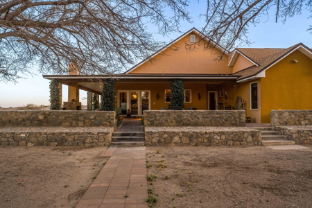 Custom-Built Luxury Home for Sale in Las Cruces, NM - image 43