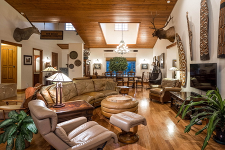 Custom-Built Luxury Home for Sale in Las Cruces, NM - image 8