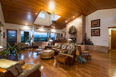 Custom-Built Luxury Home for Sale in Las Cruces, NM - image 5