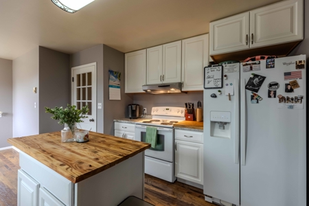 Eastern Oregon Four Bedroom Home Located on the Hill in Burns - image 10