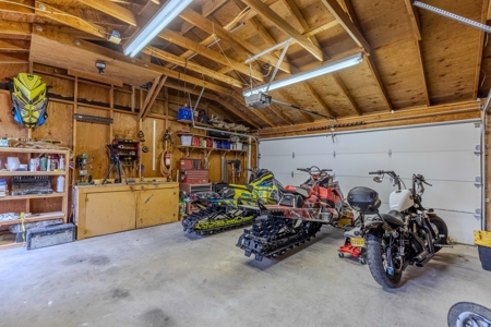 Eastern Oregon Four Bedroom Home Located on the Hill in Burns - image 30