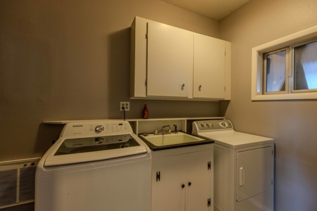 Eastern Oregon Four Bedroom Home Located on the Hill in Burns - image 13