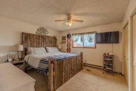 Eastern Oregon Four Bedroom Home Located on the Hill in Burns - image 21