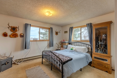 Eastern Oregon Four Bedroom Home Located on the Hill in Burns - image 24