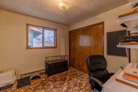 Eastern Oregon Four Bedroom Home Located on the Hill in Burns - image 20