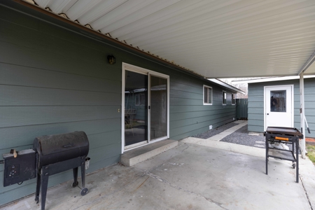 Eastern Oregon Four Bedroom Home Located on the Hill in Burns - image 1