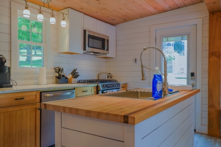 Two Claytor Lakefront Homes for Sale in Hiwassee VA! - image 38