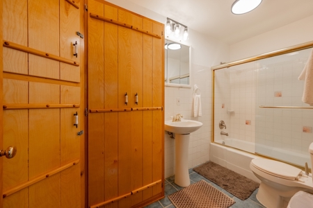 Two Claytor Lakefront Homes for Sale in Hiwassee VA! - image 19