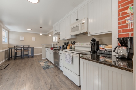 Two Claytor Lakefront Homes for Sale in Hiwassee VA! - image 10