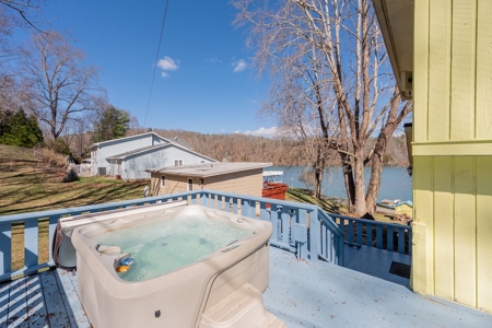 Two Claytor Lakefront Homes for Sale in Hiwassee VA! - image 29