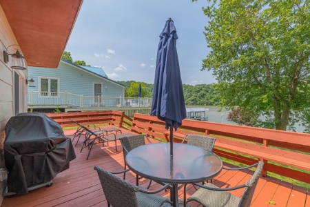 Two Claytor Lakefront Homes for Sale in Hiwassee VA! - image 50