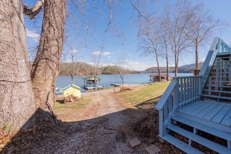 Claytor Lakefront Home in Pulaski County VA! - image 2