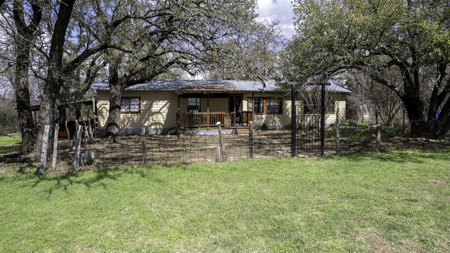 Live Water Property Just Outside of Glen Rose - image 24