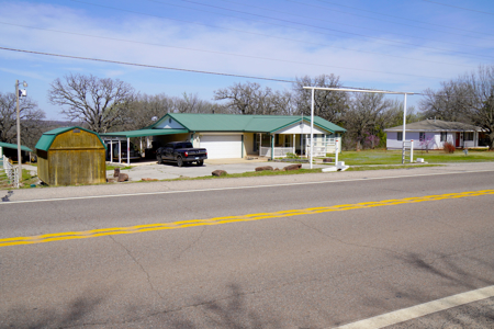Central Oklahoma Hobby Horse Farm For Sale - image 3