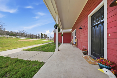Home with Acreage in Gainesville Texas - image 7