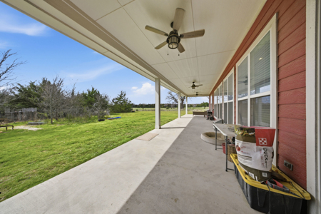 Home with Acreage in Gainesville Texas - image 6