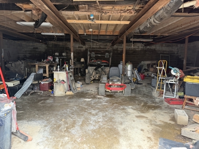 Land & Home For Sale In Tn, Basement, Well, Creek, Wooded - image 17