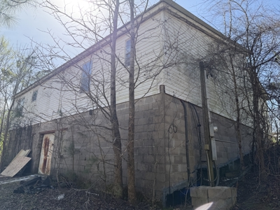 Land & Home For Sale In Tn, Basement, Well, Creek, Wooded - image 23