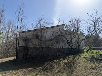 Land & Home For Sale In Tn, Basement, Well, Creek, Wooded - image 24