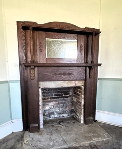 Victorian Fixer Upper in Blossom, TX - image 20