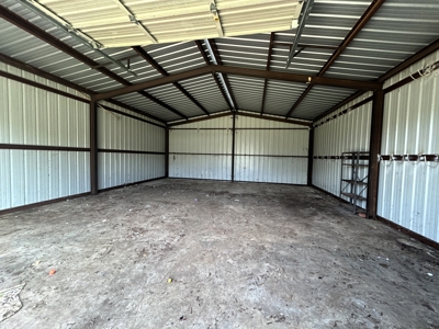 Victorian Fixer Upper in Blossom, TX - image 3