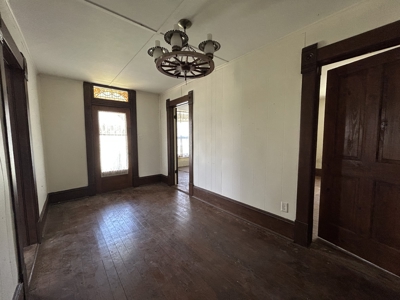 Victorian Fixer Upper in Blossom, TX - image 5